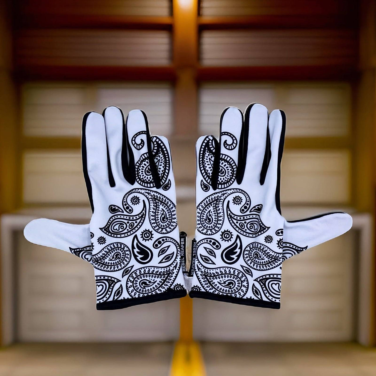 White & Black Paisley Lightweight Gloves