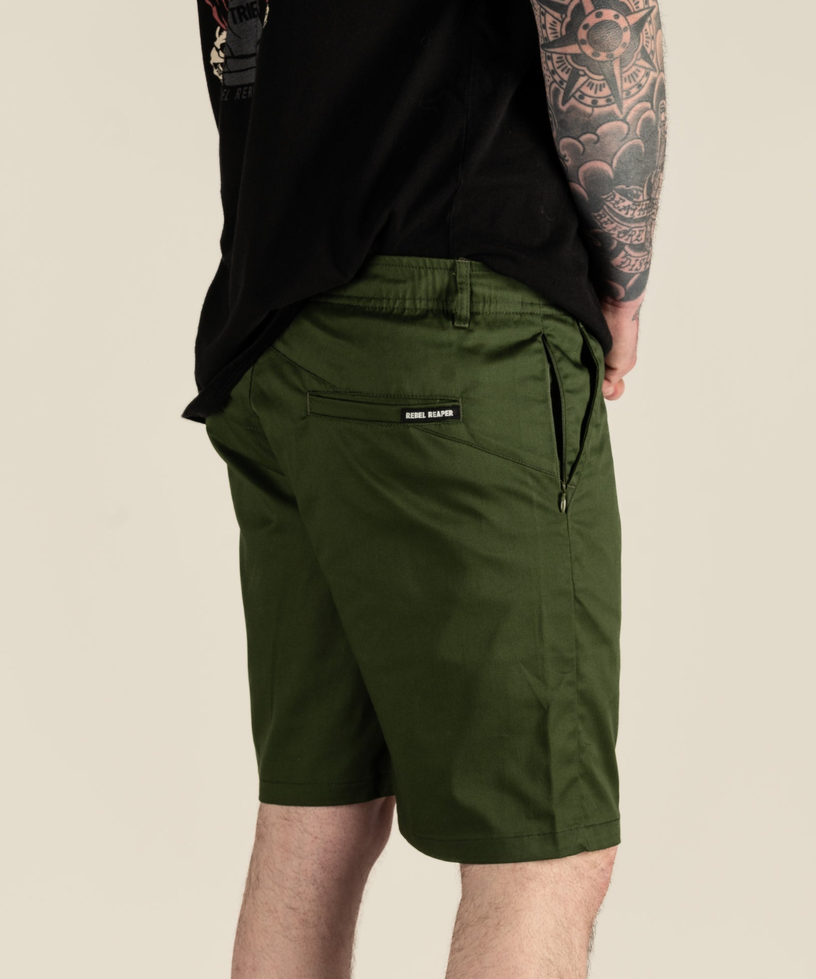 GreenChinoshorts-2.jpg