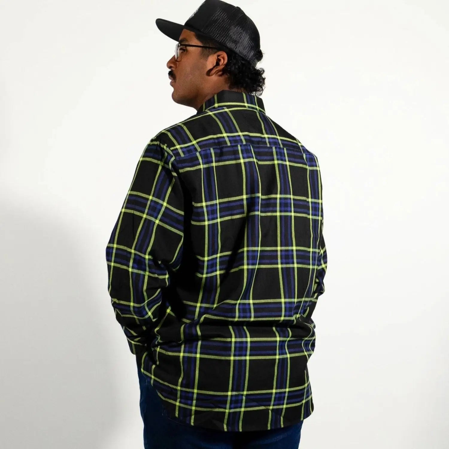 Burton Mens Flannel plaid long-sleeved shirt with hidden collar buttons and chest pocket slits