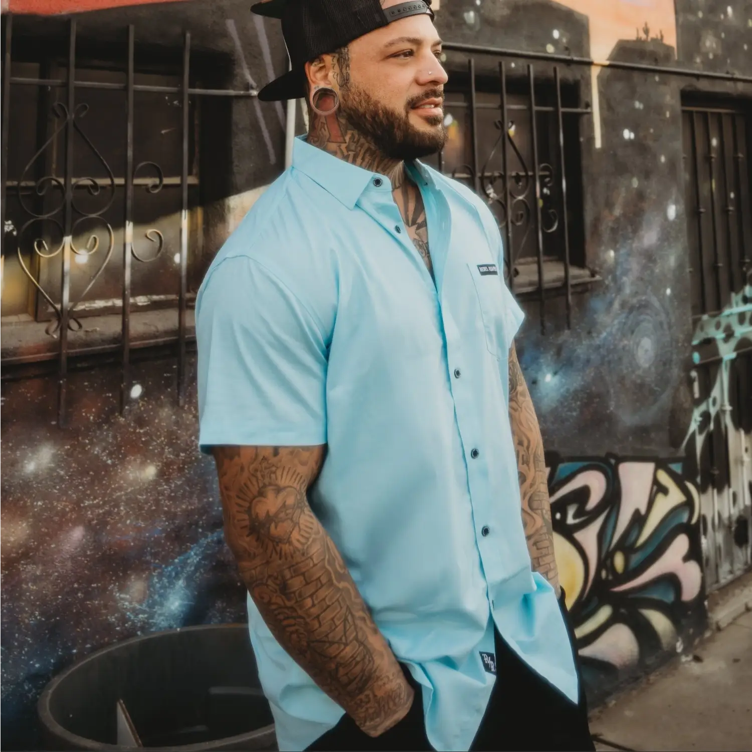 Light blue bamboo short sleeve shirt with hidden collar buttons and wrinkle-resistant fabric