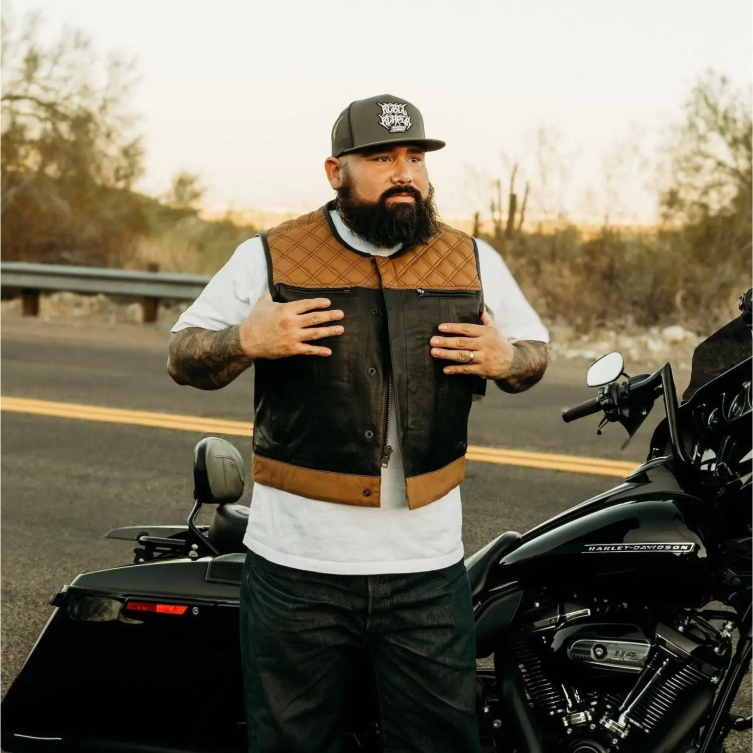 Two-tone cowhide leather vest with concealed carry pockets and dual concealed carry design